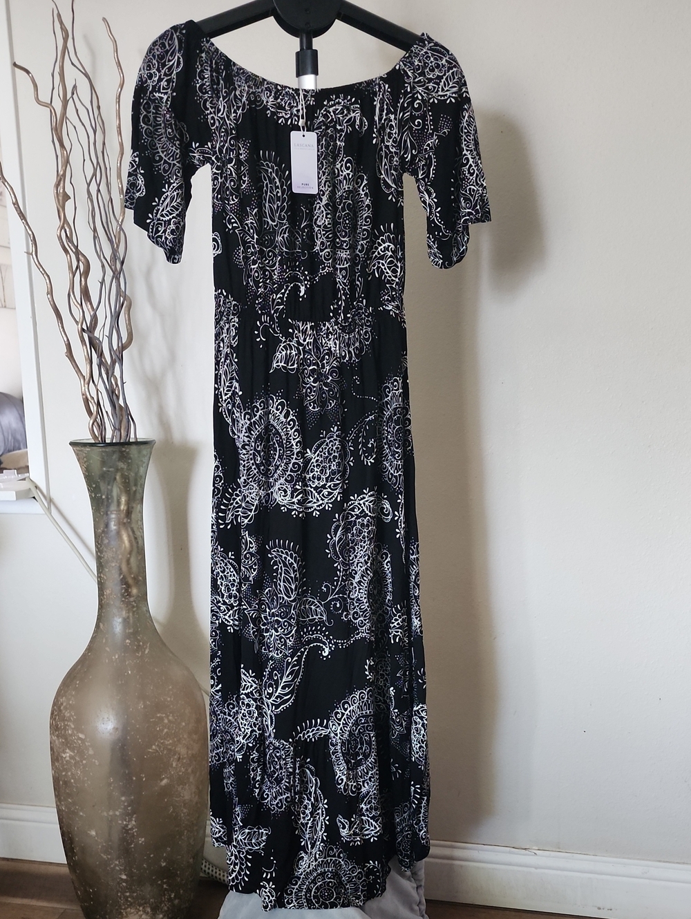 Chic Black and White Paisley Maxi Dress